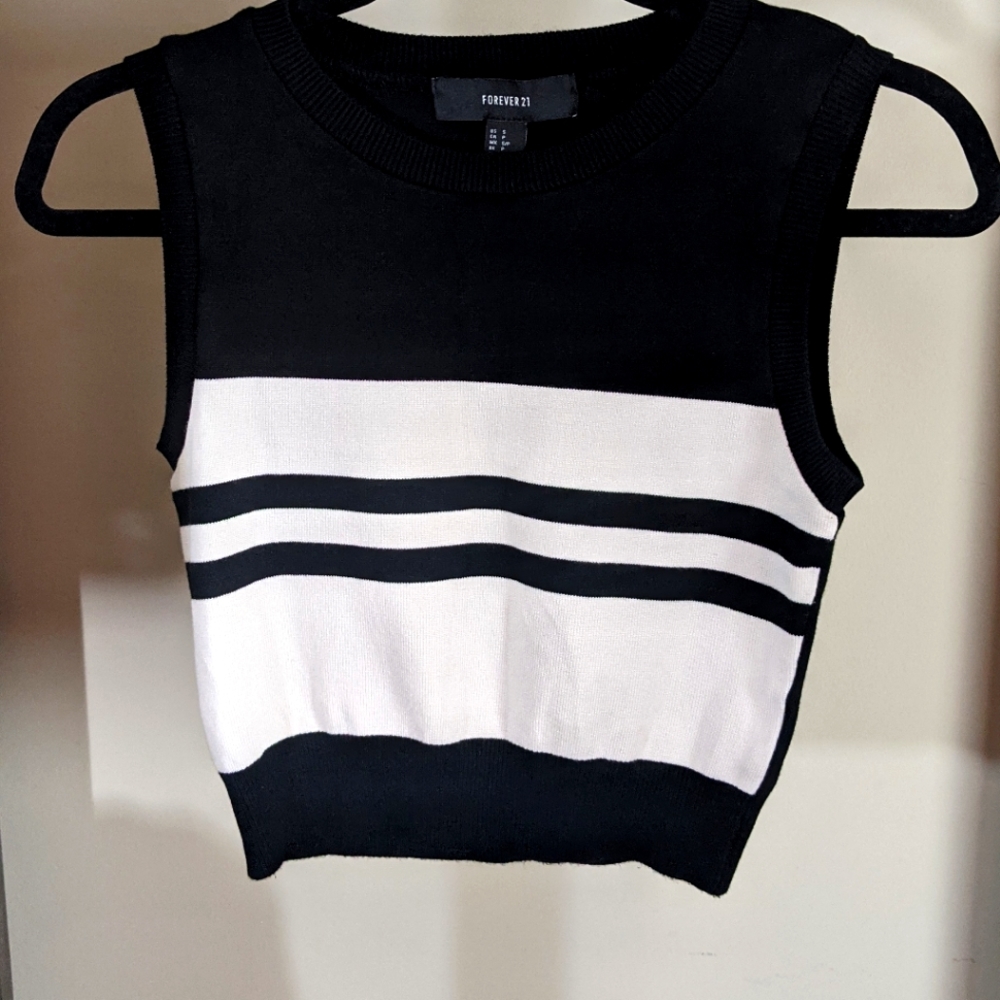 Forever 21 black and white sweater vest